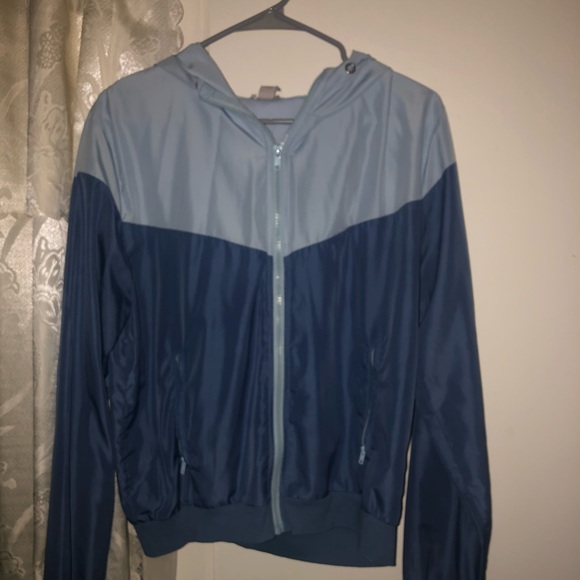 Windbreaker - Picture 5 of 6